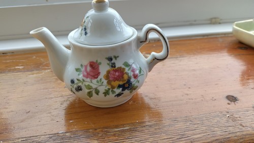 Vintage royal crest miniature - royal,