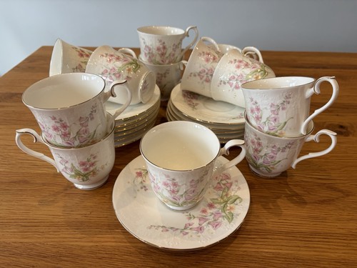 Tea cups saucers royal - 12,