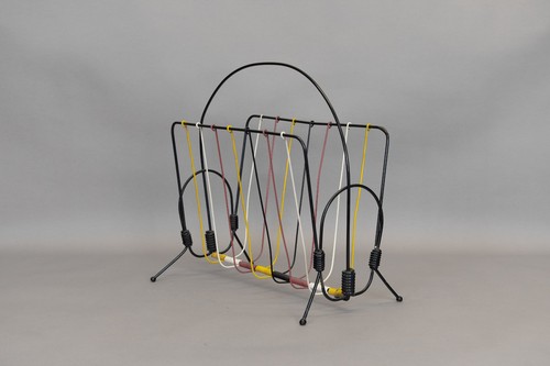 Wire magazine rack - magazine,