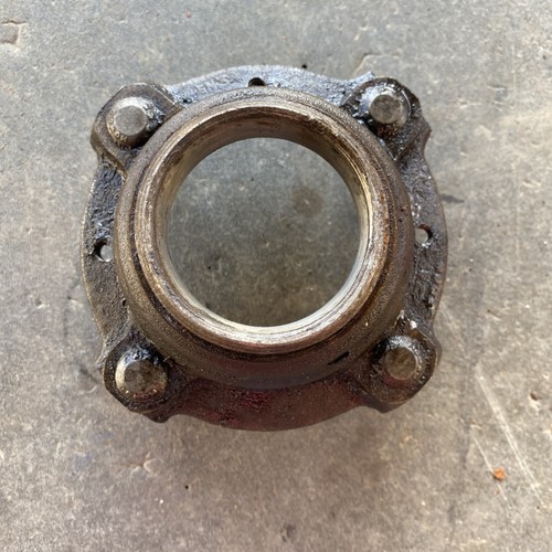 Morris minor 1000 rear hub - 1000,