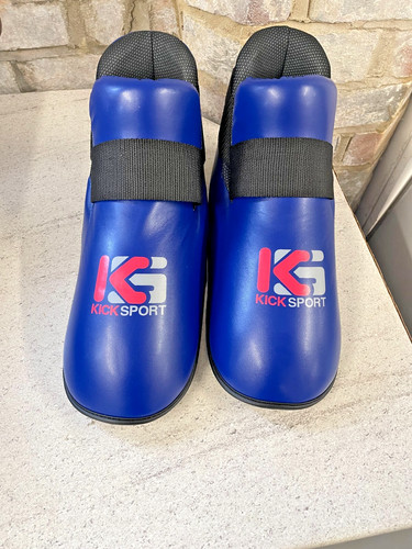 Kicksport kickboxing sparring