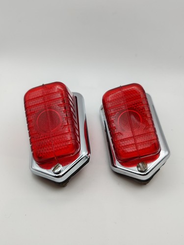 Pair vintage lucas - l471, style