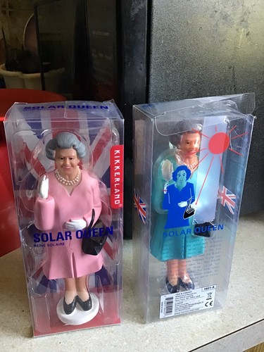 Queen elizabeth waving 2 - waving,,