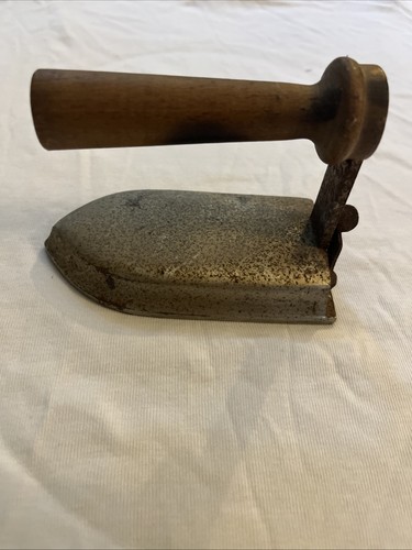 Vintage antique sad iron - iron/, flat