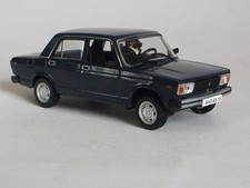 1:43 Scale Mint Lada Riva 2105