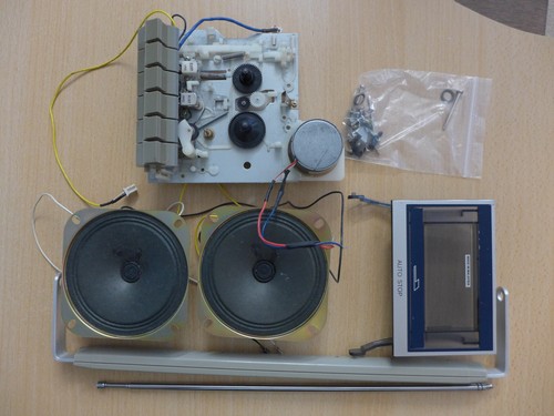 Sharp 4747 radio cassette - radio,