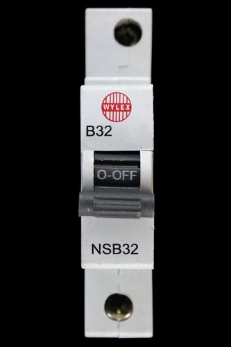Wylex amp curve - 32, b