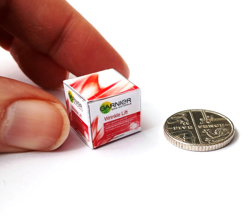 Dolls house miniature - dolls, 1:12