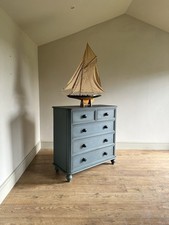 Vintage chest of drawers