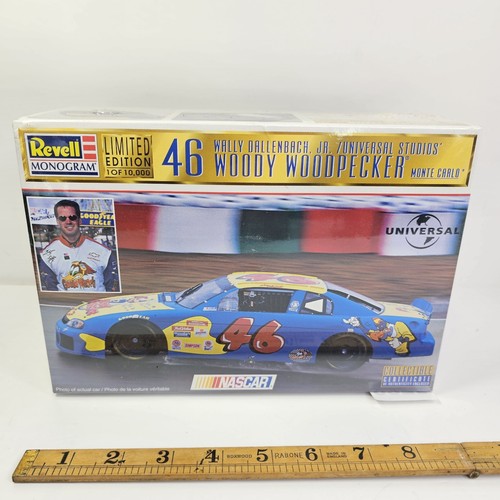 Sealed 4132 revell nascar - sealed,