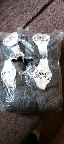 Emu snowball knitting - snowball,