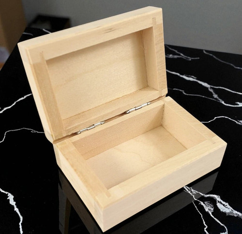Plain wooden hinged lid - hinged,
