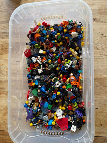Lego minifigure parts - minifigure,