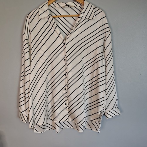 White black diagonal - white,