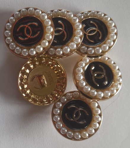 Chanel button set 6 size - of,