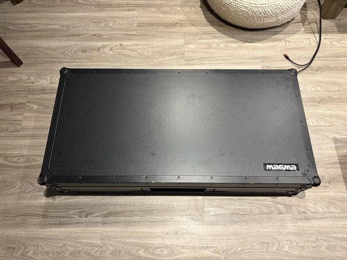 Large magma flight case with - flight,
