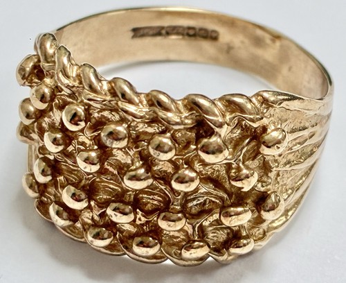 9ct yellow gold row - “9ct,