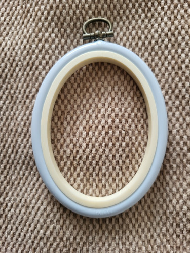 Oval flexi hoop for embroidery - flexi,