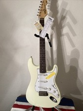 Electric Guitar 6-String V6 VW) vintage 1/2 RRP  ￼