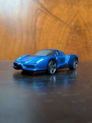 Hot wheels ferrari enzo 64 - hot,