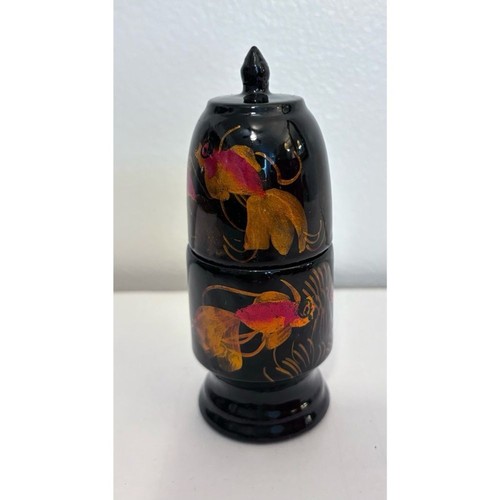 Rounded black lacquer box with - box,