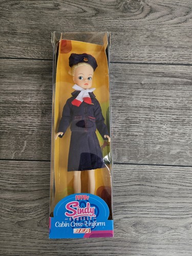 Sindy 1970s cabin - cabin, crew