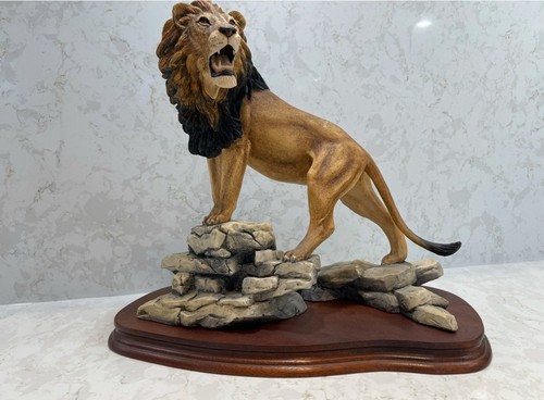 Border fine arts african lion - border,