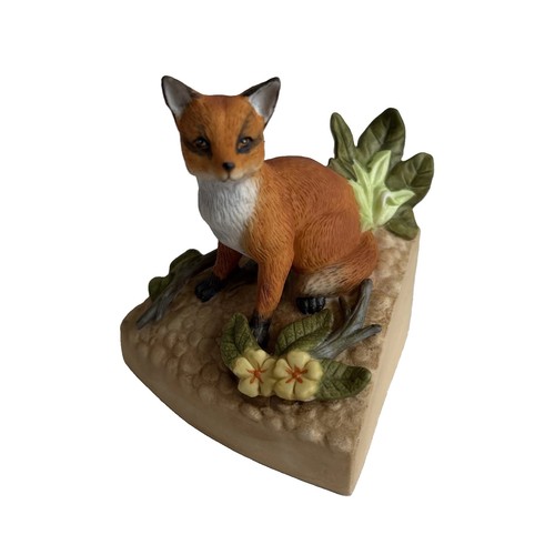 Danbury mint fine porcelain - fine,