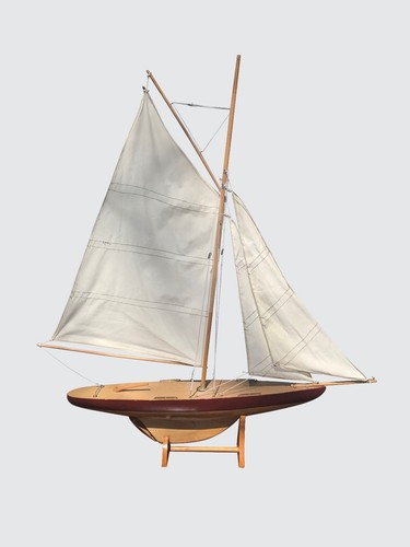 Vintage model pond - model, sloop