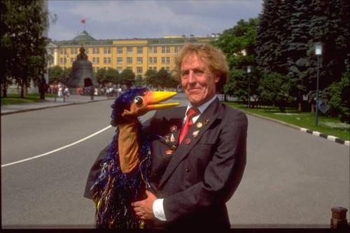 Rod hull with his - with, emu