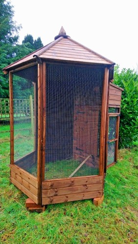 Hampton hexagonal aviary - 6',
