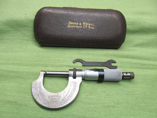 English Made Moore & Wright