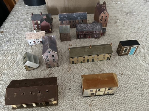 Gauge model houses and - model,