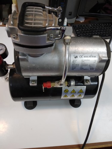 Small air brush compressor - air,