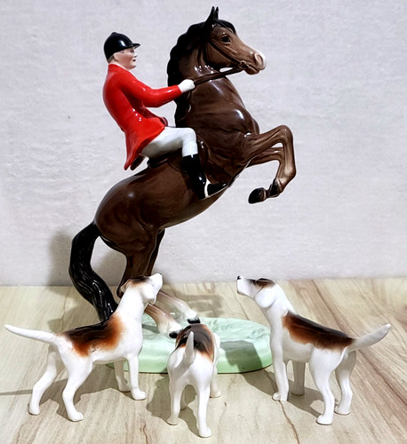 Beswick rearing huntsman - rearing,