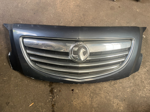 Vauxhall insignia front - 09-17,