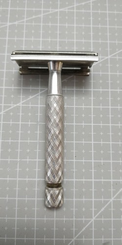 Vintage gillette tech razor - razor,