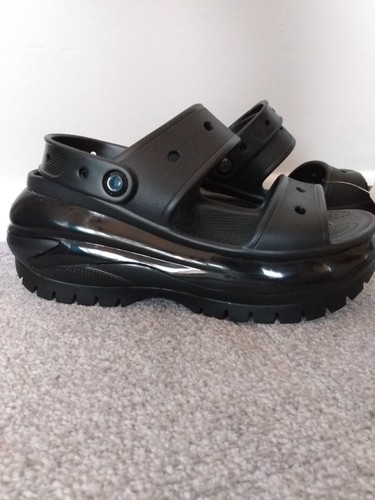 Black chunky platform crocs - black,
