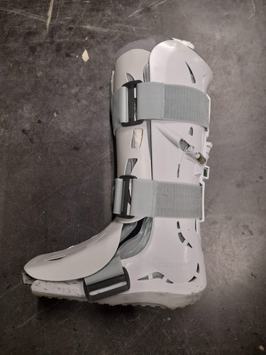 Support boot for fractures - for, or