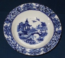 SMALL ENGLISH OLDE ALTON WARE BLUE & WHITE CEREAL/ DESERT BOWL GOOD CONDITION