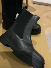 ZARA LEATHER BLACK CHUNKY CHELSEA BOOTS. SIZE 7/40