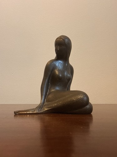 Bronze cast effect - nude, lady