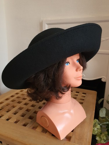 Vintage black wool fedora hat - wool,