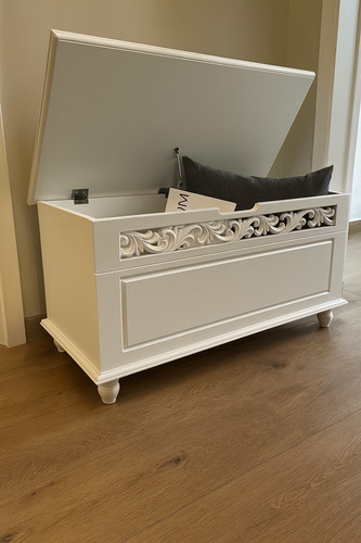 Wooden storage trunk - trunk, blanket
