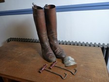 VINTAGE / ANTIQUE LAWRENCE & SONS LEATHER LONG /TALL HORSE RIDING BOOTS & HOOKS