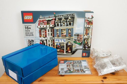 Lego modular buildings 10218 - lego,