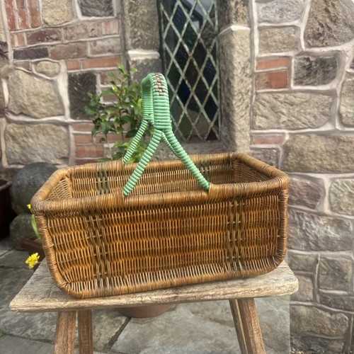 Retro picnic basket - picnic,