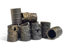 Model Railway Open Top Dented Rusty Oil Drums - OO Gauge