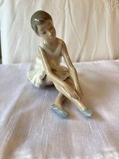 NAO #0151 SITTING BALLERINA