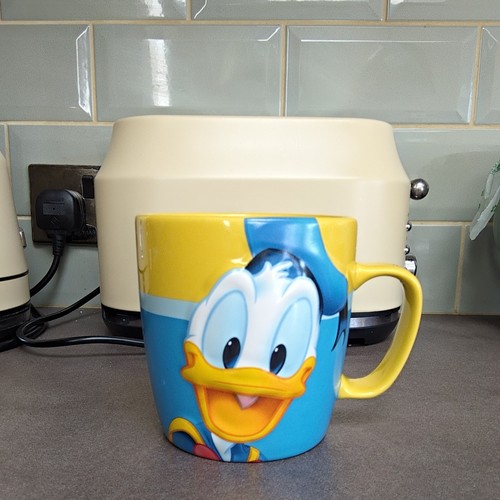 Disney store exclusive - store, 3d